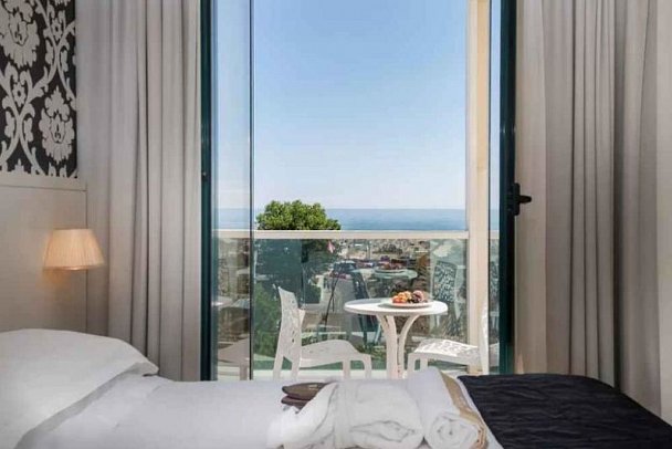 Villa Rosa Riviera
