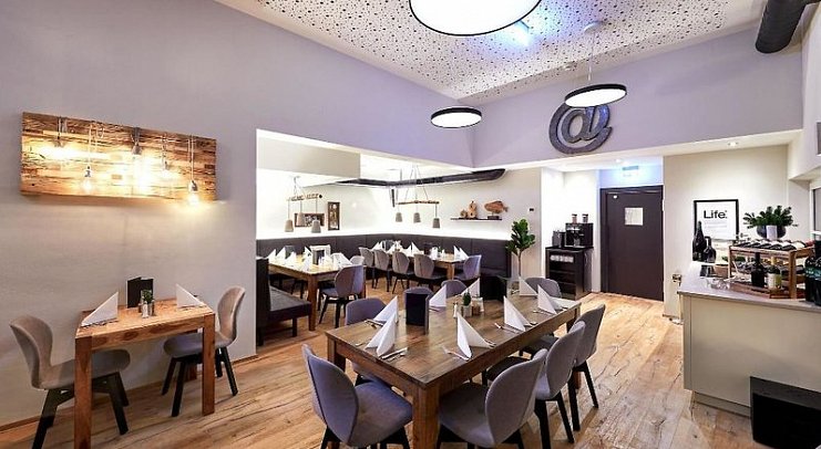 Two Timez Boutique Hotel