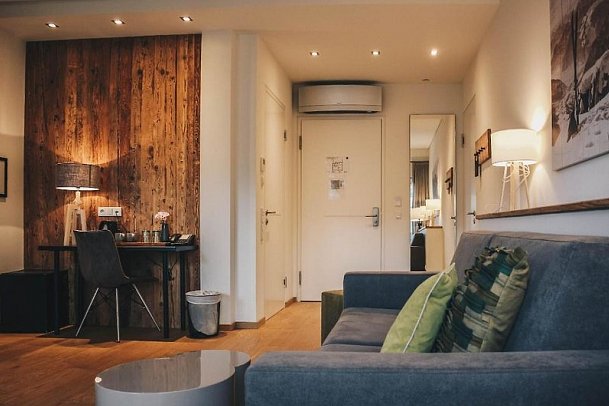 Two Timez Boutique Hotel
