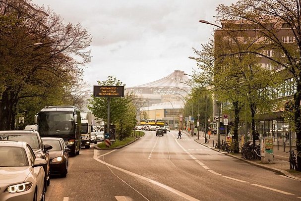 Alper Am Potsdamer Platz