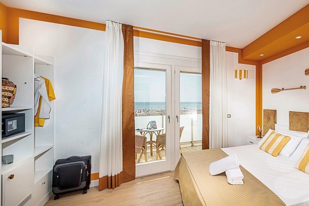 Karinzia - Wohnbeispiel Doppelzimmer Meerblick (Zimmercodierung DBM)