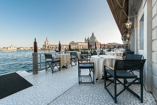 Hotel Monaco & Grand Canal