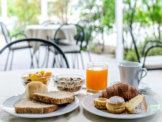 Smart Hotel Holiday