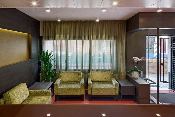 American-Dinesen