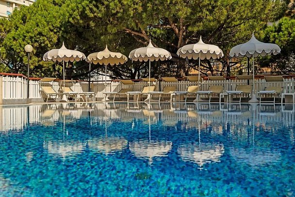 Salus Smart & Chic Hotel