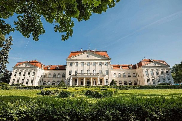 Austria Trend Schloss Wilhelminenberg