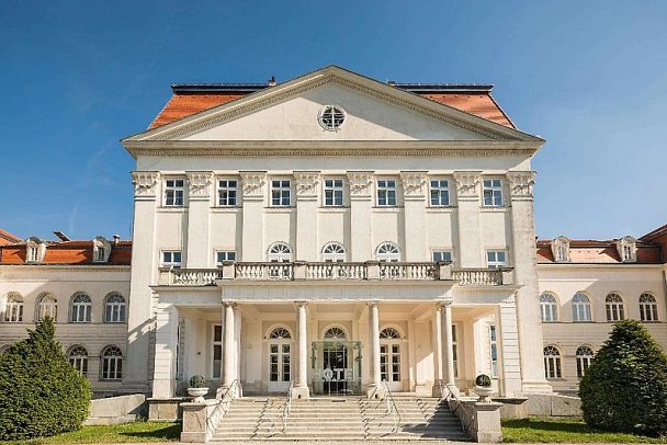 Austria Trend Schloss Wilhelminenberg
