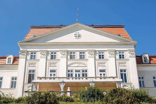 Austria Trend Schloss Wilhelminenberg