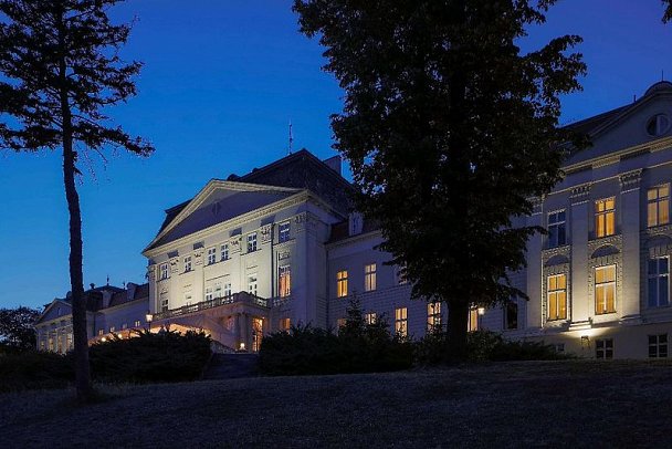 Austria Trend Schloss Wilhelminenberg