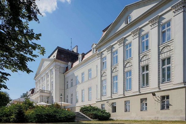 Austria Trend Schloss Wilhelminenberg