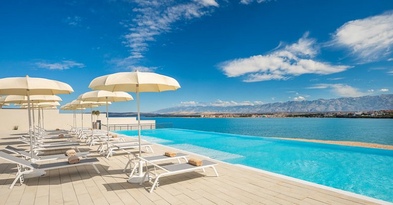 Glamping Villas & Holiday Homes Avalona