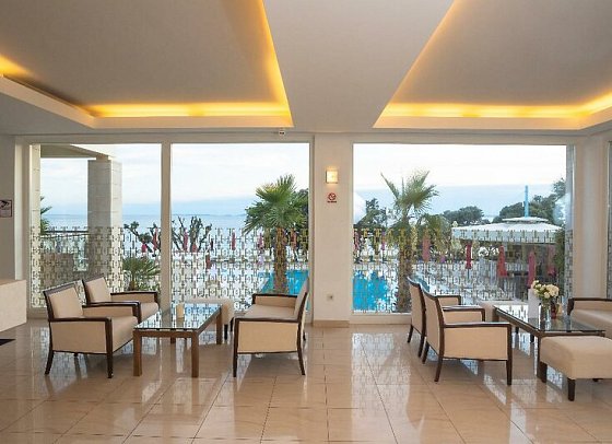 La Luna Hotel