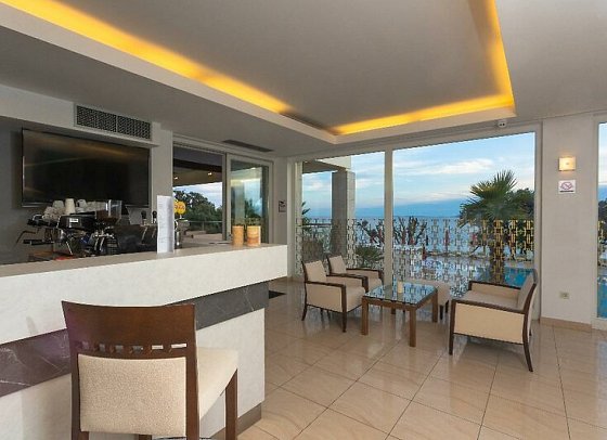 La Luna Hotel