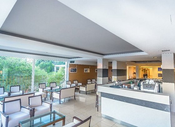 La Luna Hotel