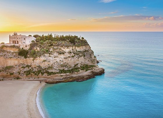 Autotour Apulien & Kalabrien entdecken - Kirche Santa Maria dell´Isola, Tropea