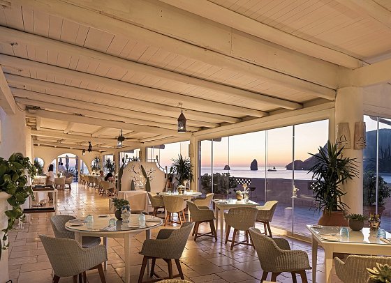 Therasia Resort Sea & Spa