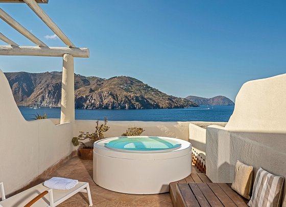Therasia Resort Sea & Spa