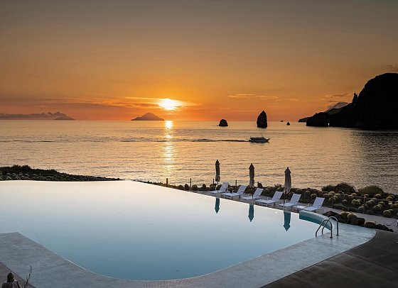 Therasia Resort Sea & Spa