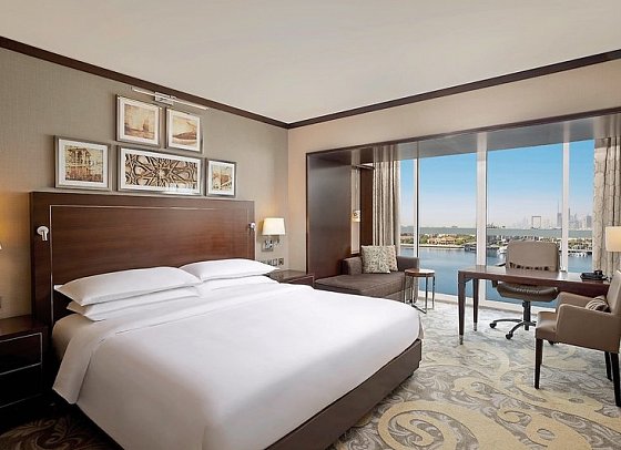 Sheraton Dubai Creek Hotel & Towers