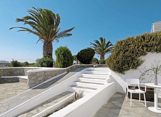 Boutiquehotel Andronikos - Wohnbeispiel Juniorsuite Gartenblick (Zimmercodierung JBG)