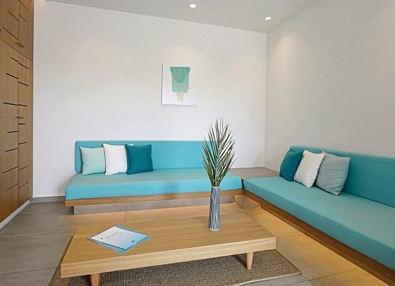 Boutiquehotel Andronikos - Wohnbeispiel Juniorsuite Gartenblick (Zimmercodierung JBG)