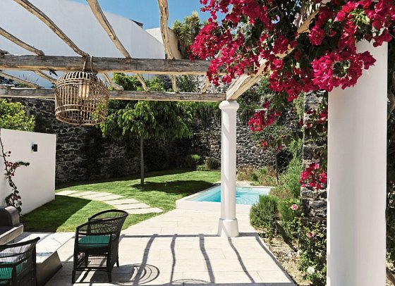 Katikies Garden