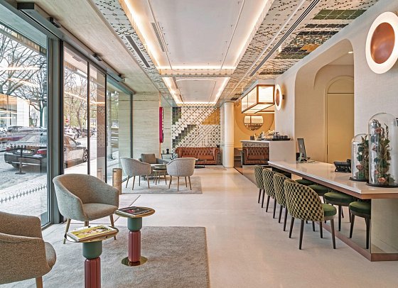 Luster Hotel