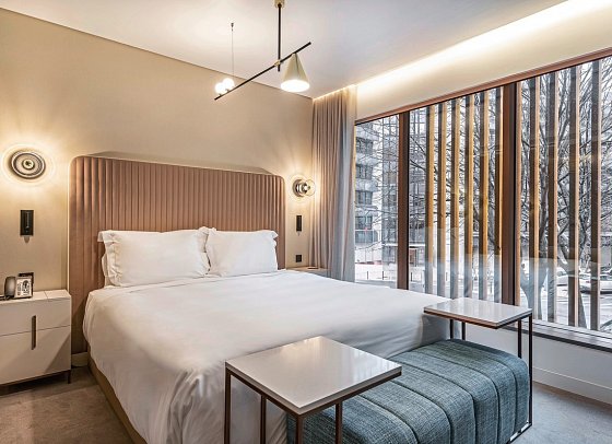 Luster Hotel - Wohnbeispiel Doppelzimmer Stadtblick (Zimmercodierung DB3)