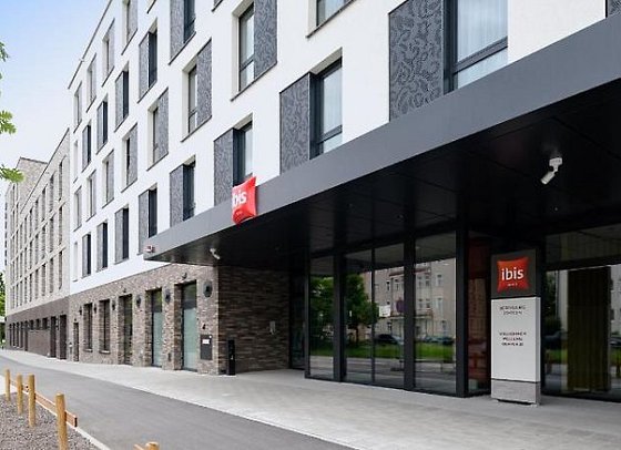 ibis Regensburg Center