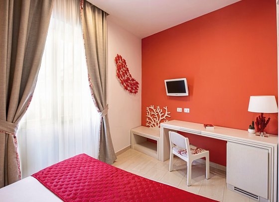 Corallo Sorrento - Wohnbeispiel Doppelzimmer Classic seitl. Meerblick (Zimmercodierung D1N)