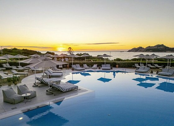 Mangia's Santa Teresa Sardinia, Curio Collection by Hilton