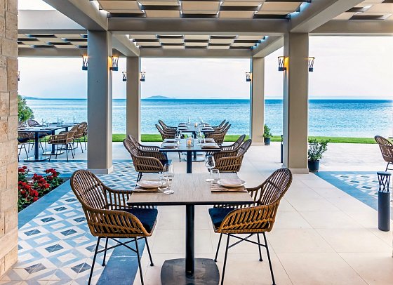 Ammoa Luxury Hotel & Spa Resort
