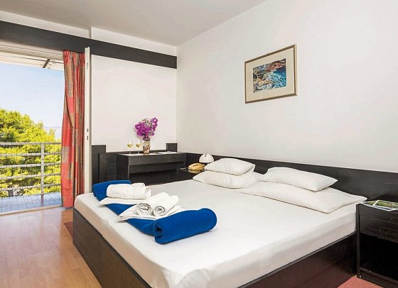 Hotel Hvar - Wohnbeispiel Doppelzimmer Komfort Meerseite (Zimmercodierungen DFC & DCC)