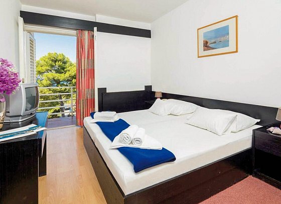 Hotel Hvar - Wohnbeispiel Doppelzimmer Komfort Meerseite (Zimmercodierungen DFF & DCC)
