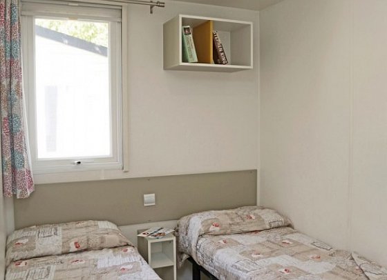 Camping Cisano & San Vito - Wohnbeispiel Mobilheim Turchese (Zimmercodierung CB3)