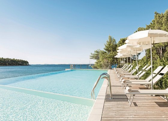 Crvena Luka Resort