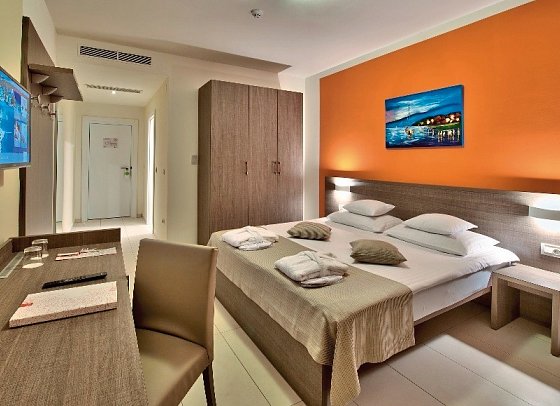 Crvena Luka Resort - Wohnbeispiel Doppelzimmer Meerseite (Zimmercodierung DBC)