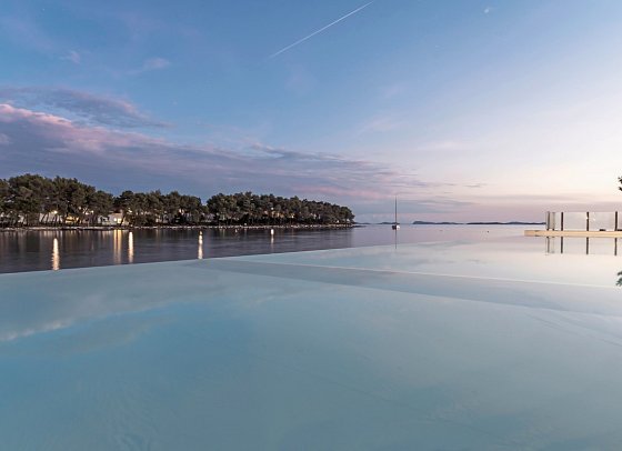Crvena Luka Resort