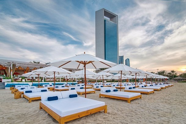 Stopover Programm Abu Dhabi Kompakt - Radisson Blu Hotel & Resort Abu Dhabi Corniche - Strand