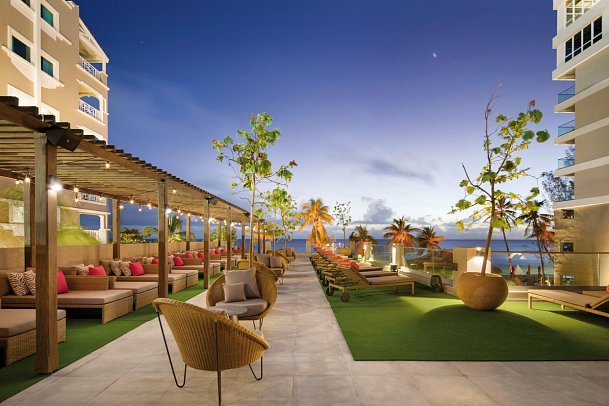 O2 Beach Club & Spa