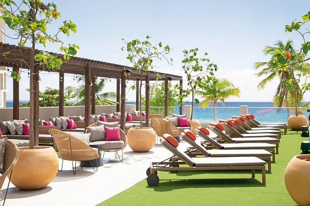 O2 Beach Club & Spa