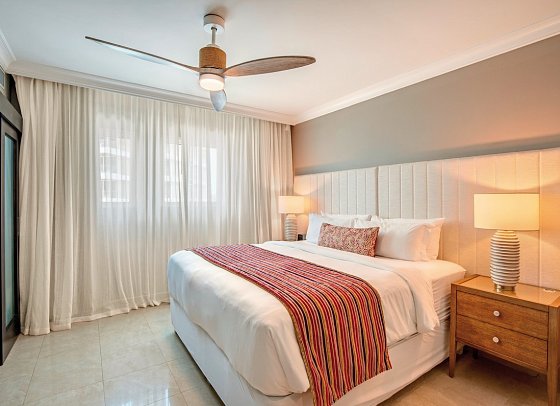 O2 Beach Club & Spa - Wohnbeispiel Concierge One Bedroom Suite Oceanfront (Zimmercodierung WB1)