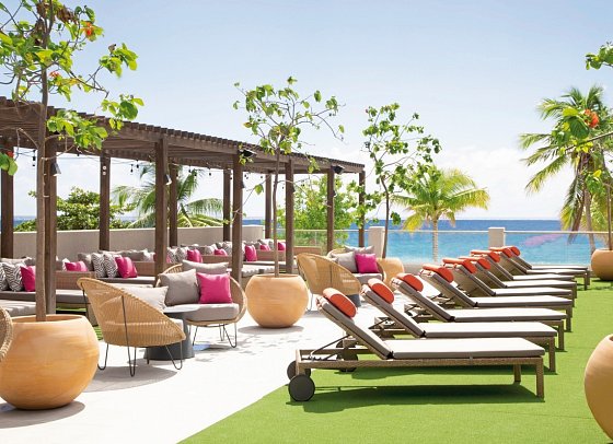 O2 Beach Club & Spa