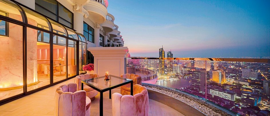 Tower Club at Lebua - Pink Bar