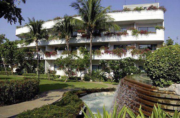 Novotel Rayong Rim Pae Resort Hotel