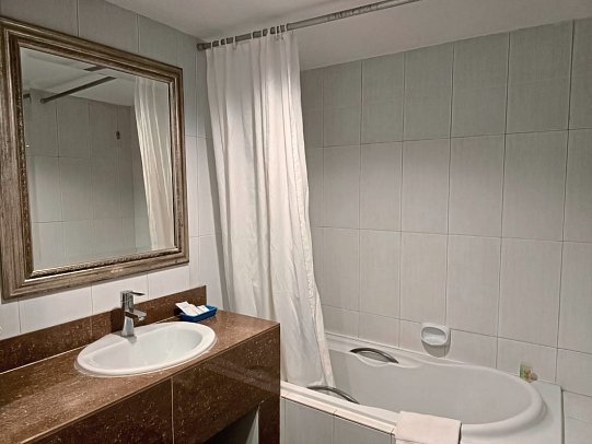 Hotel Tropicana Pattaya - Badbeispiel Premier (Zimmercodierung UM3)