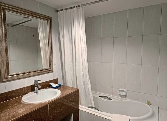 Hotel Tropicana Pattaya - Badbeispiel Premier (Zimmercodierung UM3)