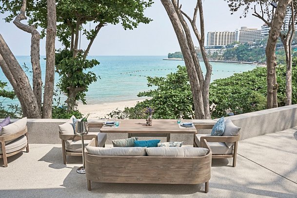 Cross Pattaya Pratamnak - Kliff Beach Club