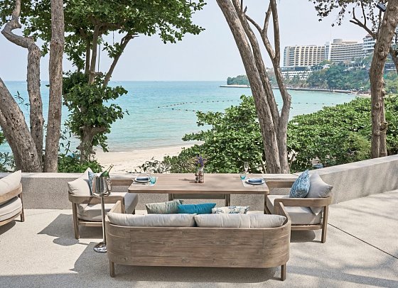 Cross Pattaya Pratamnak - Kliff Beach Club