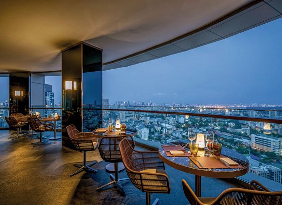 JC Kevin Sathorn Bangkok Hotel - Blue District Bar